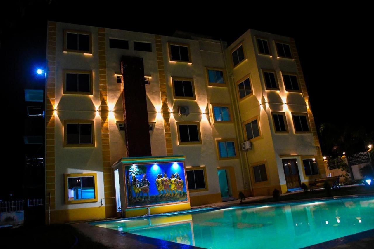 Отель Unique Shantiniketan Sri Niketan Экстерьер фото